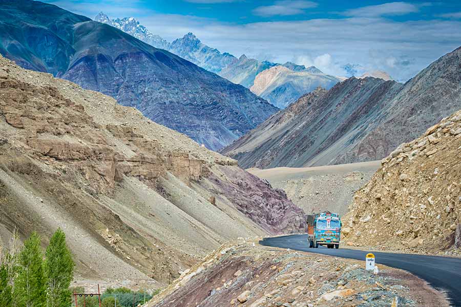 worlds-highest-motorable-pass