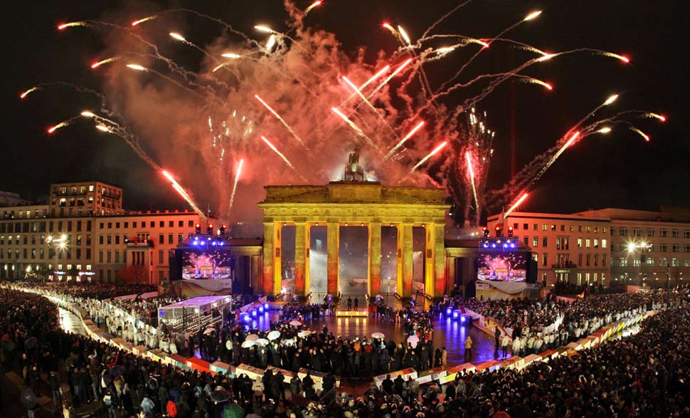 berlin-wall-fall-celebration