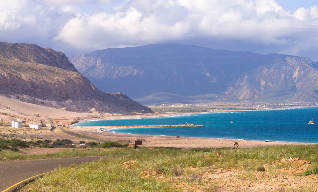 socotra-island-alien-land-earth-beautiful-bay