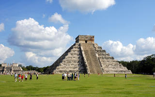 chichen-itza-maya-mexico-china
