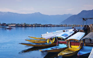 dal lake kashmir
