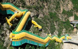 dragon-escalator-beijing