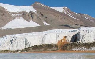 blood-falls-of-antarctica