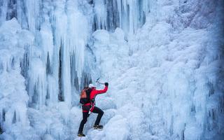 ice-climbing-adventure-peak