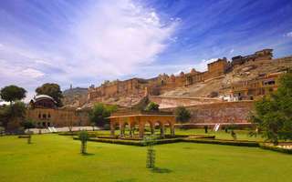 long-weekend-getaways-2017-august