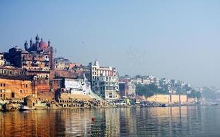 varanasi-ghat-temple-ghat